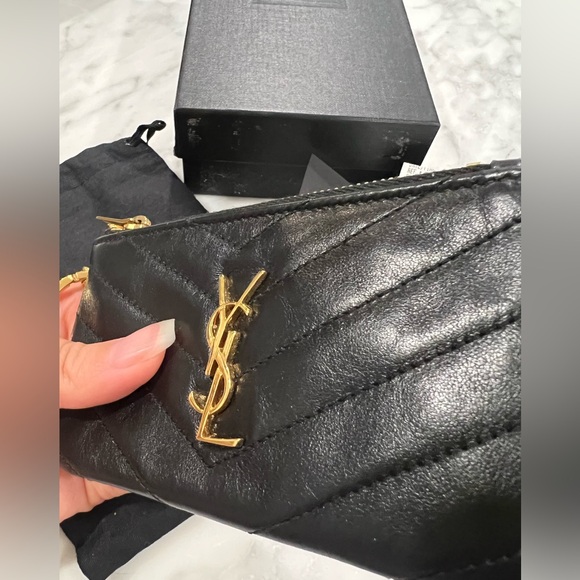 ***SOLD*** on marketplace - YSL CASSANDRE MATELASSÉ KEY POUCH IN SMOOTH LEATHER - Picture 4 of 11